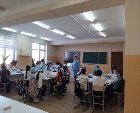 «Тәуелсіздік таңының жұлдызымыз»тақырыбында дөңгелек үстел/Круглый стол на тему «Тәуелсіздік таңының жұлдызымыз»